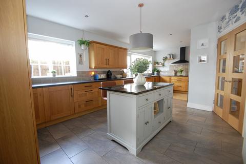 16 Vine Road, Tiptree, Colchester, CO5 0LN