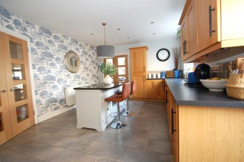 16 Vine Road, Tiptree, Colchester, CO5 0LN