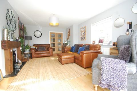 16 Vine Road, Tiptree, Colchester, CO5 0LN