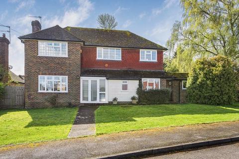 1 Beech Close, Effingham, Leatherhead, KT24 5PQ
