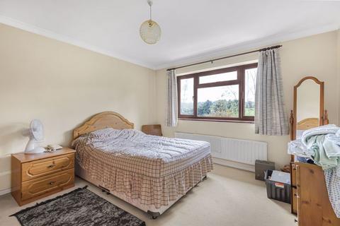1 Beech Close, Effingham, Leatherhead, KT24 5PQ
