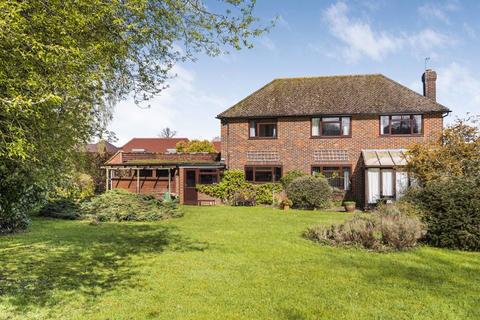 1 Beech Close, Effingham, Leatherhead, KT24 5PQ