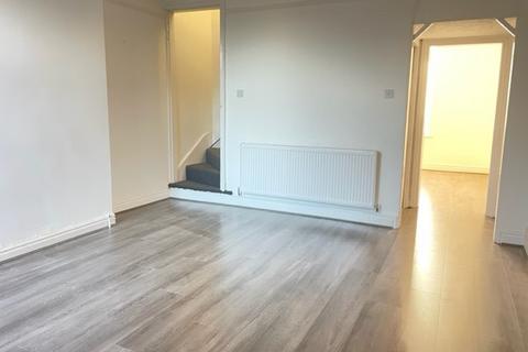 3 bedroom terraced house to rent - Vicarage Road, Oldbury B68