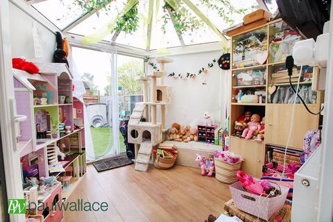 118 Bushbarns, Cheshunt, Waltham Cross, EN7 6EF