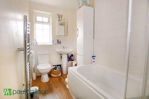 118 Bushbarns, Cheshunt, Waltham Cross, EN7 6EF