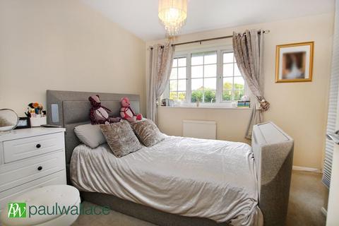 118 Bushbarns, Cheshunt, Waltham Cross, EN7 6EF