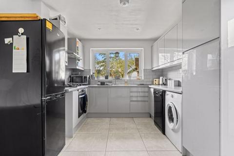 131 Oaks Avenue, Worcester Park, KT4 8XG