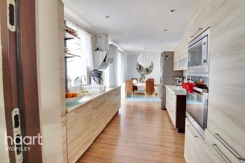 33 Burnham Road, Luton, LU2 9EP