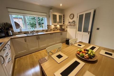 83c Breck Lane, Dinnington, Sheffield, S25 2LJ
