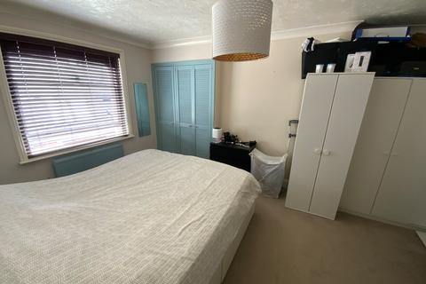 1 bedroom flat to rent, Farm Road, Hove, BN3