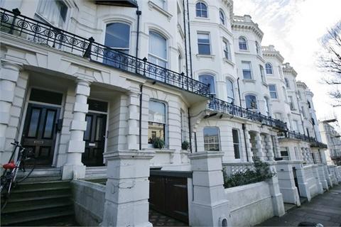 2 bedroom flat to rent, Denmark Terrace, Brighton, BN1