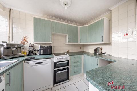 3 bedroom terraced house for sale, Coates Way, Watford, WD25