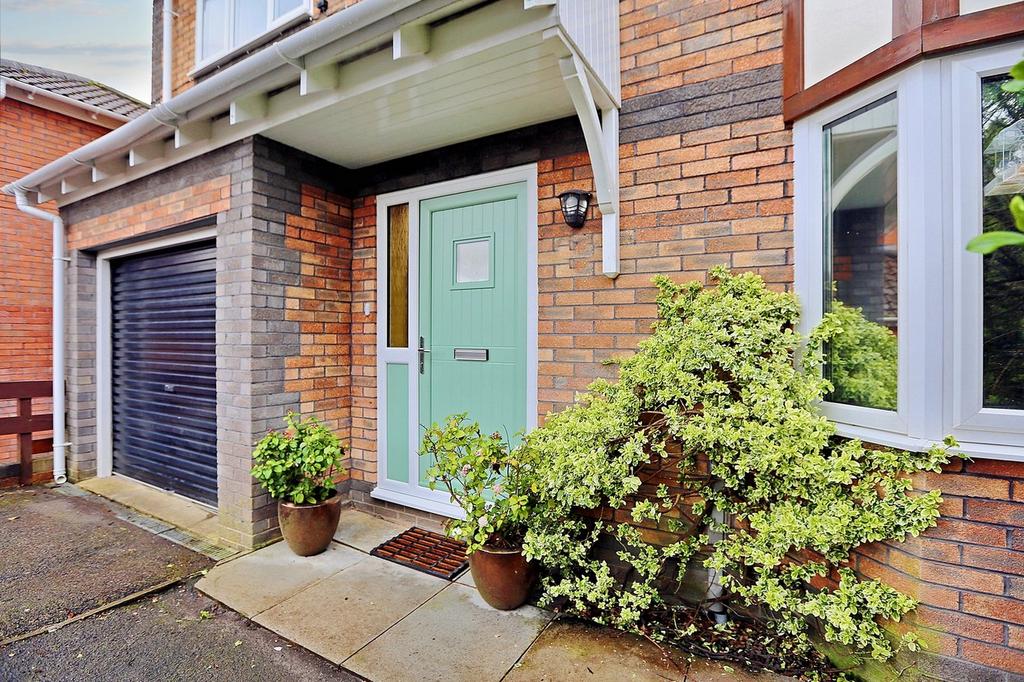 Clos Cefn Glas, Pontypridd CF38 4 bed detached house for sale £369,950