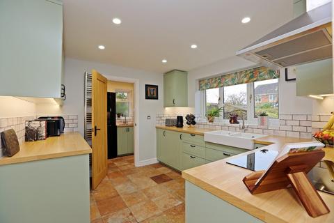 1 Clos Cefn Glas, Llantwit Fardre, Pontypridd, CF38 2BS