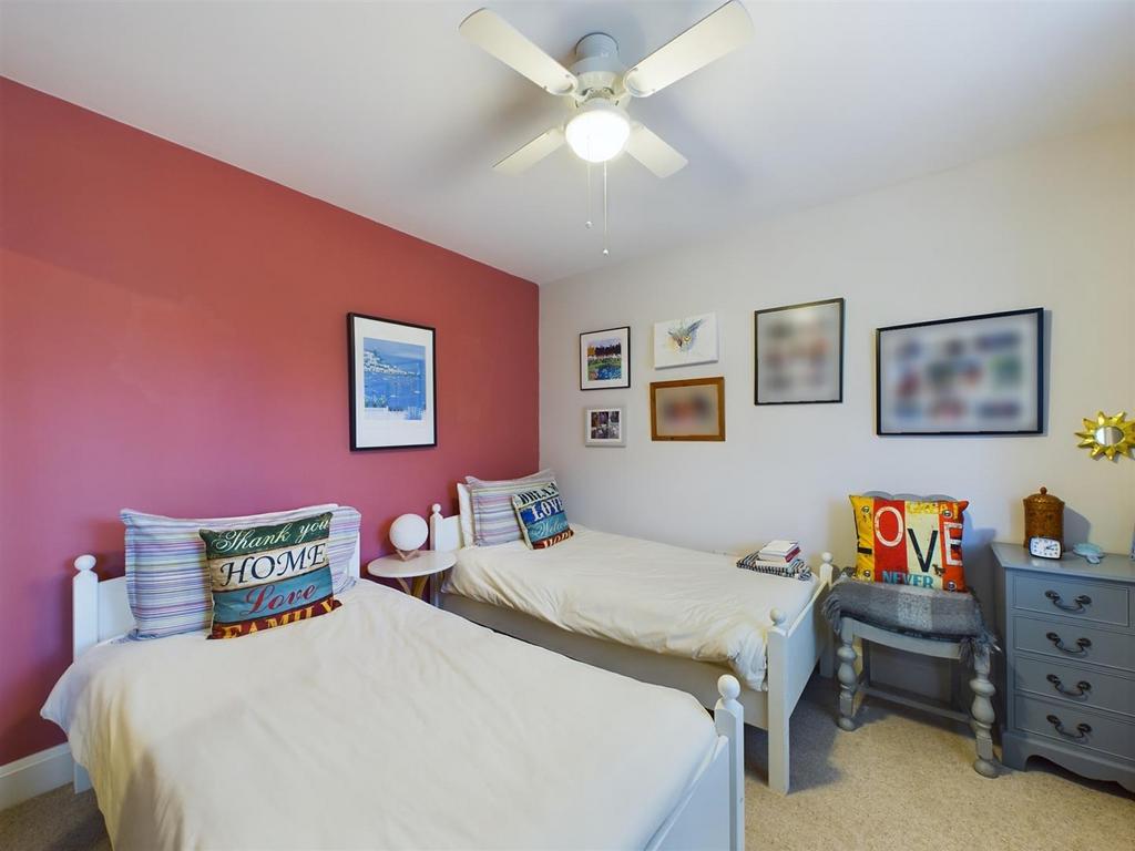 CAM02546 G0-PR0168-STILL023.jpg