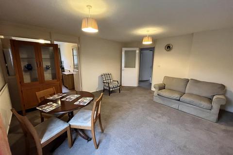 2 bedroom flat for sale, Field View, Chippenham