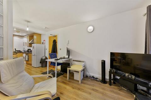 1 bedroom flat for sale, Station Road, Kettering NN15