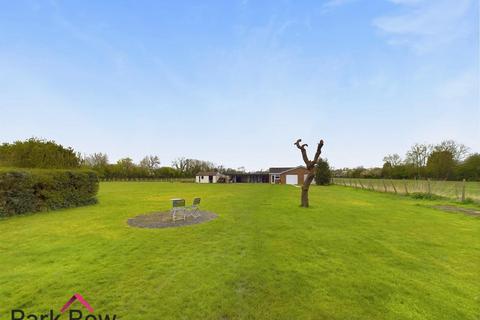 3 bedroom detached house for sale, Bishopdyke Road, Sherburn In Elmet, Leeds