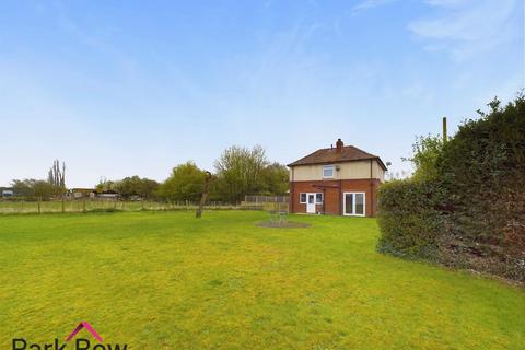 3 bedroom detached house for sale, Bishopdyke Road, Sherburn In Elmet, Leeds