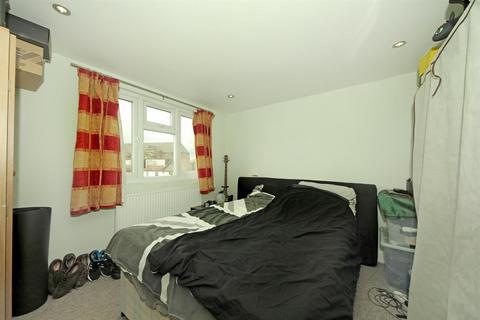 1 bedroom apartment to rent, Horn Lane, W3