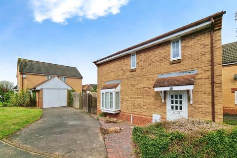 3 bedroom detached house to rent, Balmoral Close, Northants NN8