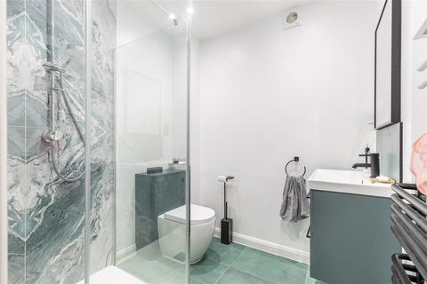 38 Centre Avenue, Epping, CM16 4JX