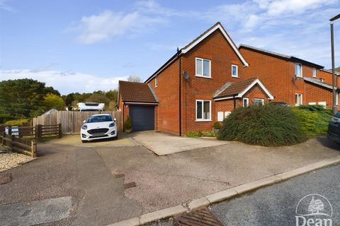 3 bedroom detached house for sale, Grove Park, Lydney GL15