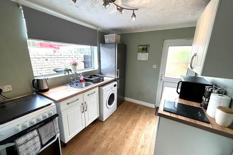 3 bedroom end of terrace house for sale, Orchard Lane, Leigh