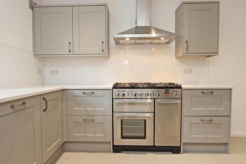8 Cedar Walk, Kingswood, Tadworth, KT20 6HW