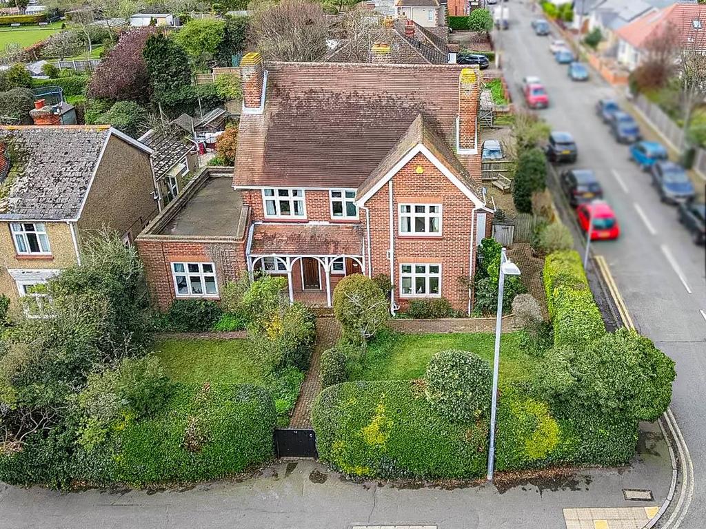 Station Road, BurnhamOnCrouch 4 bed detached house for sale £750,000