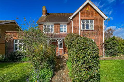 75 Station Road, Burnham-on-crouch, CM0 8HR