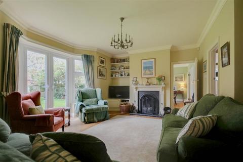 75 Station Road, Burnham-on-crouch, CM0 8HR