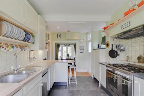 75 Station Road, Burnham-on-crouch, CM0 8HR
