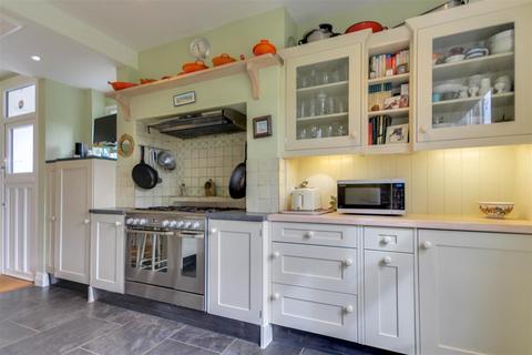 75 Station Road, Burnham-on-crouch, CM0 8HR