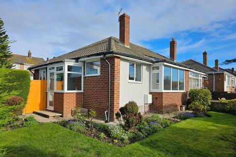 2 bedroom semi-detached bungalow for sale, Robin Royd Croft, Mirfield WF14