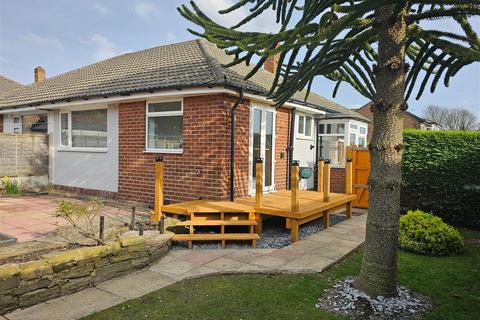 2 bedroom semi-detached bungalow for sale, Robin Royd Croft, Mirfield WF14