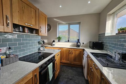 2 bedroom semi-detached bungalow for sale, Robin Royd Croft, Mirfield WF14