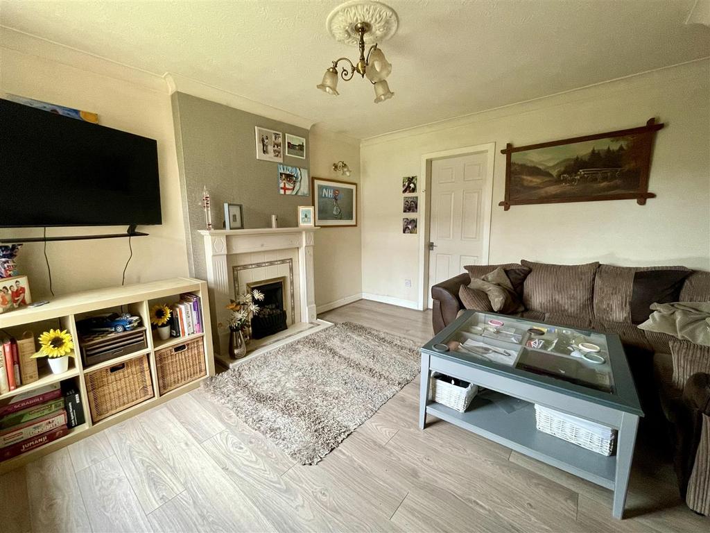 Snailsden Way, Staincross S75 6EE 3 bed semidetached house for sale