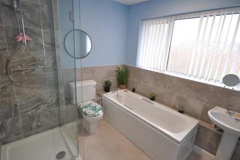 Venlyn Queen Street, Thorne, Doncaster, DN8 5AA