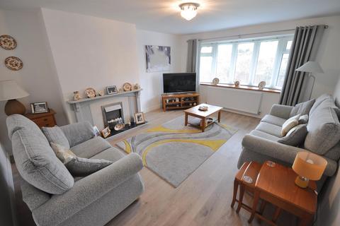 Venlyn Queen Street, Thorne, Doncaster, DN8 5AA