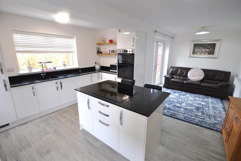 Venlyn Queen Street, Thorne, Doncaster, DN8 5AA