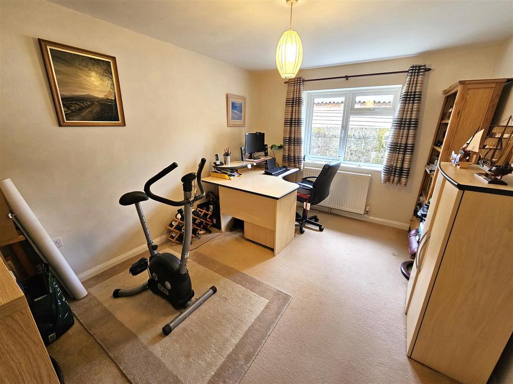 Bedroom 4.jpg