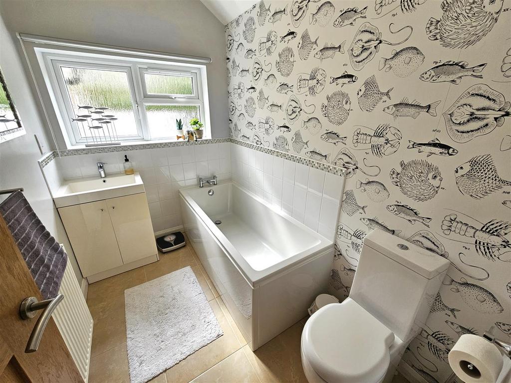 Family Bathroom.jpg
