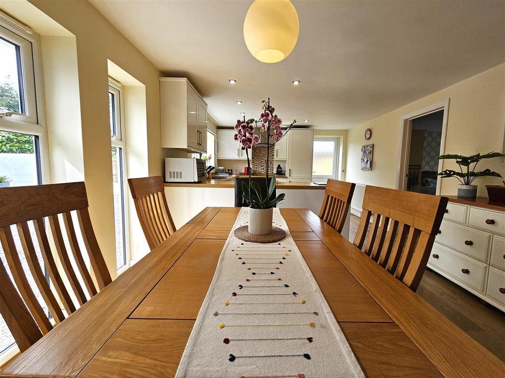 Dining Table.jpg