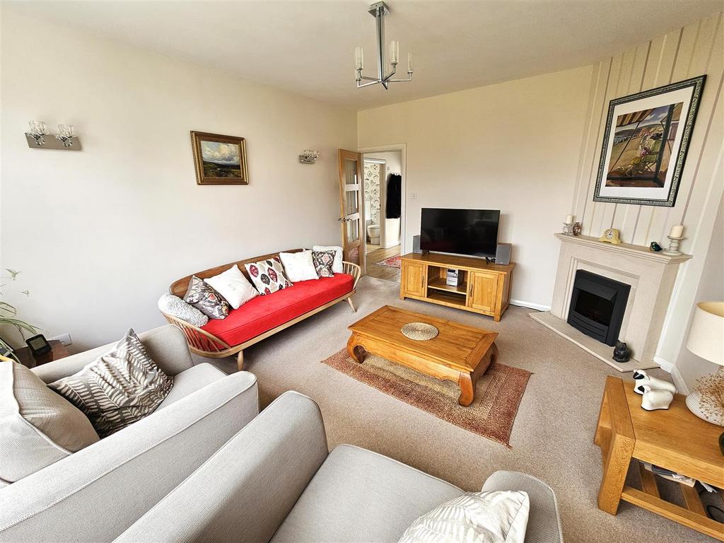 Living room 3.jpg