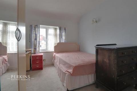 106 Beresford Avenue, London, W7 3AP