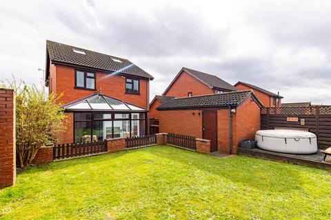 4 bedroom detached house for sale, Boston Close, Winterton