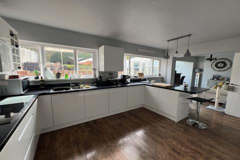 16 Basildene Close, Gilwern, Abergavenny, NP7 0AW