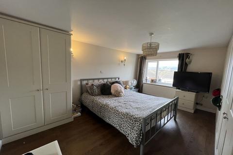 16 Basildene Close, Gilwern, Abergavenny, NP7 0AW