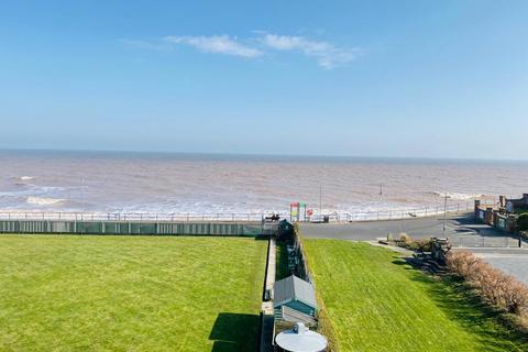 2 bedroom flat for sale, Headland View, Hornsea